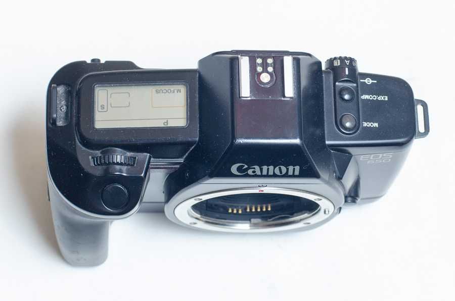 Плівковий фотоапарат-дзеркалка Canon EOS 650, робочий