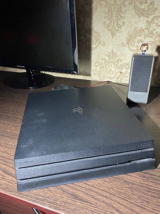 PS4 Pro 1TB + 5 игр | Отличное состояние