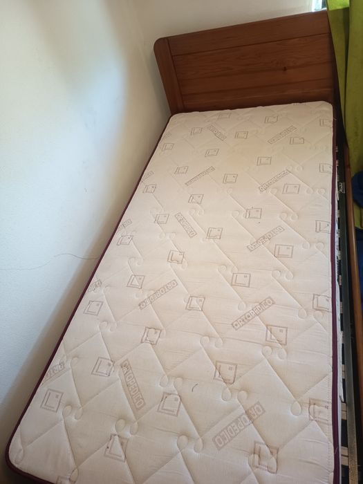 Cama solteira com colchão Baratinho