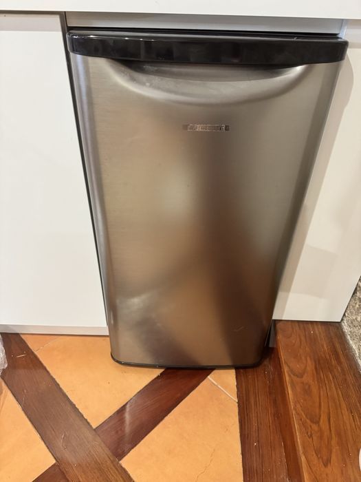 Minibar / Frigorífico Jocel JF-90 – 60 L – Inox