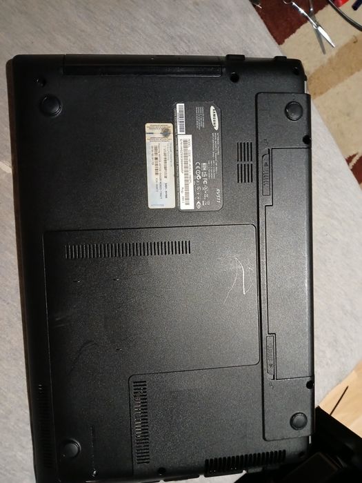 Laptop samsung RV511
