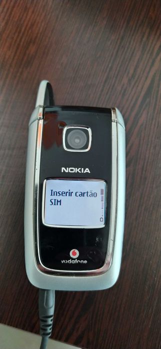 Telemóvel Nokia preto e cinza