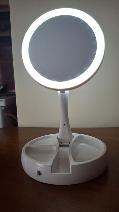 Дзеркало нове з підсвіткою