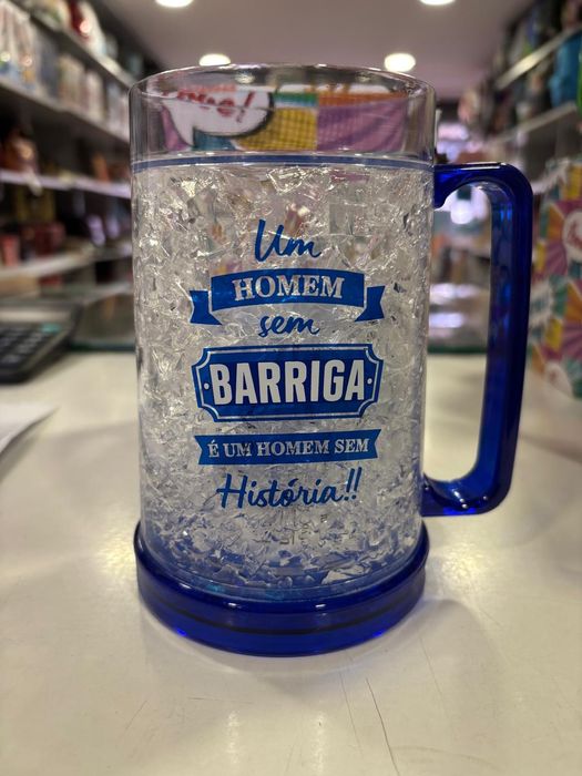 Canecas de gelo com frases