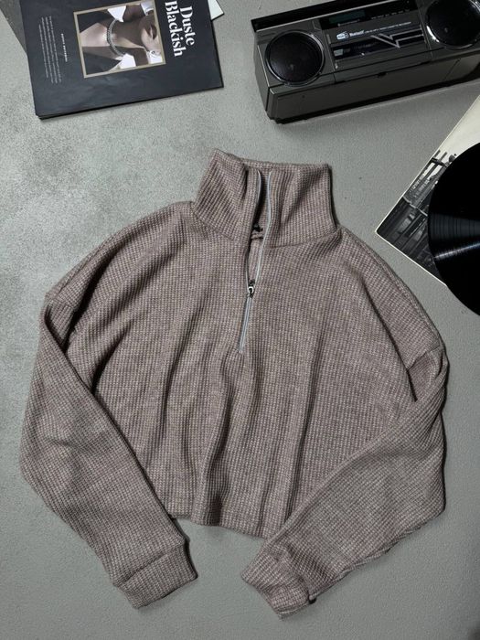 Тепла жіноча кофтинка/3