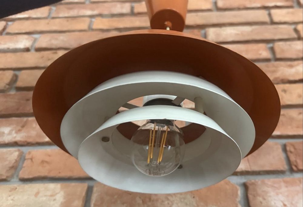 Pomarańczowo-biała lampa wisząca w stylu vintage