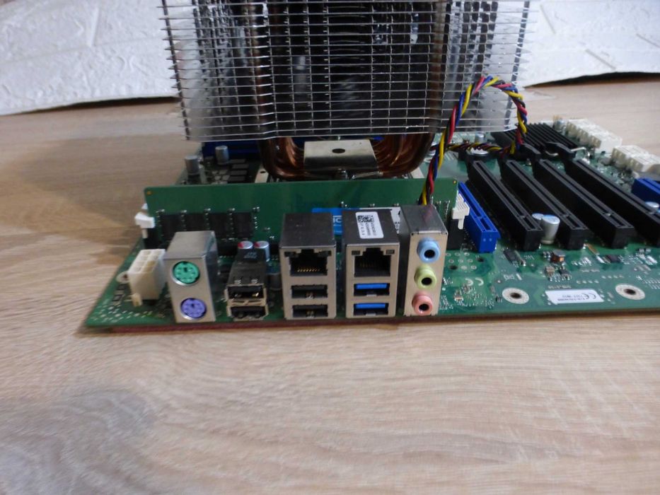 Материнская  плата  Fujitsu  D3348-B23 s 2011 V3 V4+