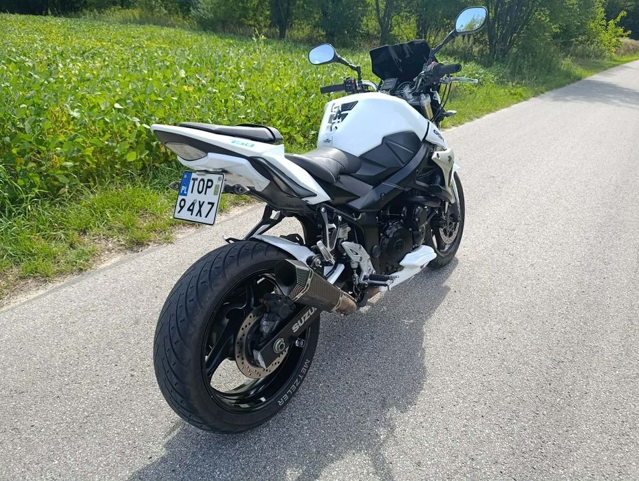 Suzuki  GSR  750