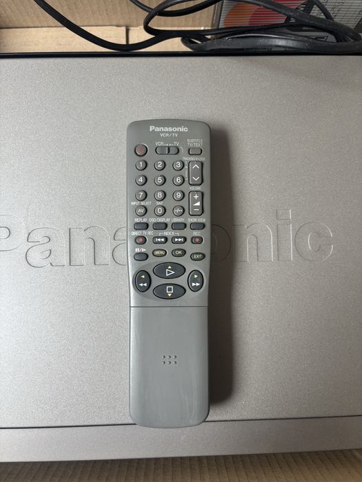 VCR Panasonic NV-FJ710 Hi-Fi Stereo (C/ Comando e Manuais)
