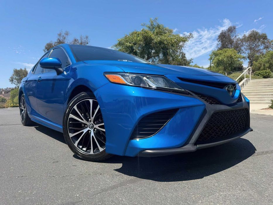 Toyota Camry      2020