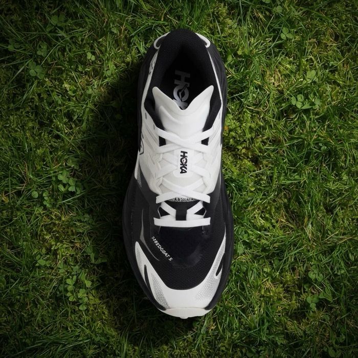 Кросівки жіночі HOKA Speedgoat 7 black/white для трейлу та бігу