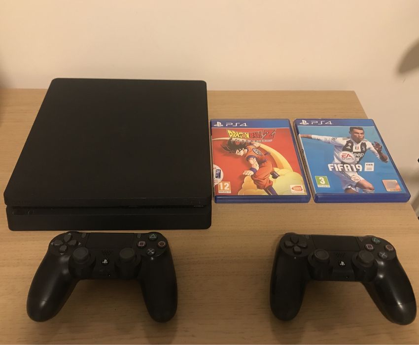 PS4 Slim 500GB + acessórios em excelente estado