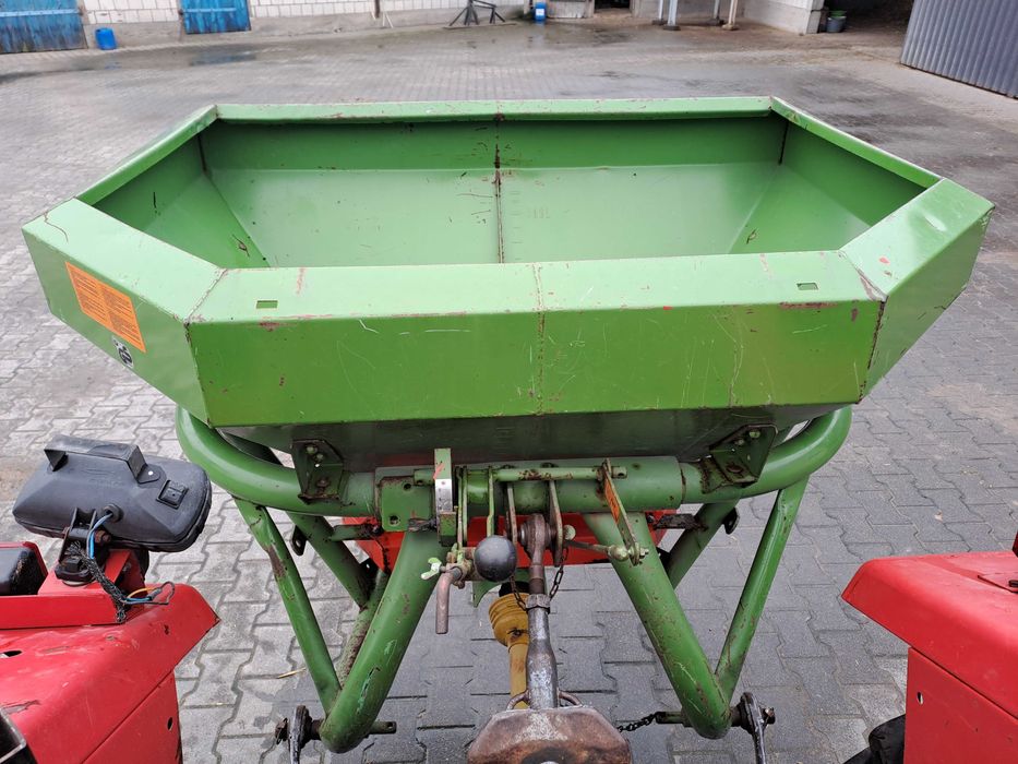 Rozsiewacz do nawozów Amazone