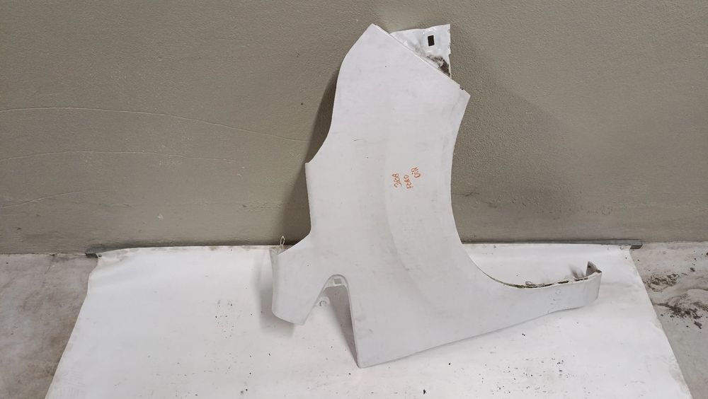 Guarda-lamas direito FORD B-Max (JK)