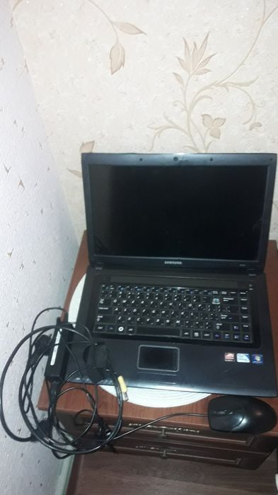 Ноутбук samsung в подарок  сумка и проводная мышь