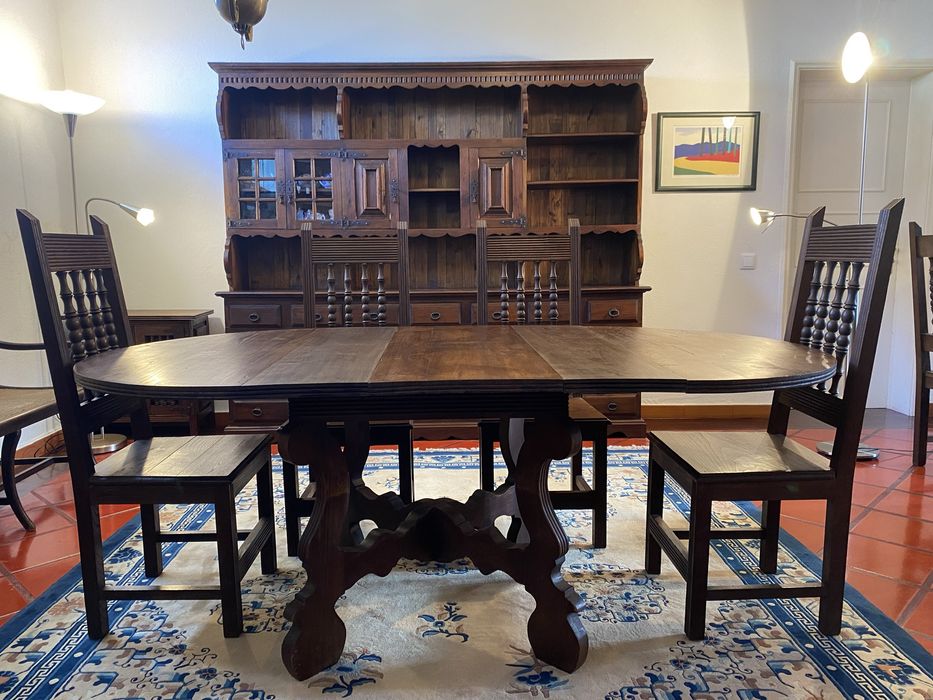 Loiceiro , Mesa com 8 cadeiras , armário de apoio