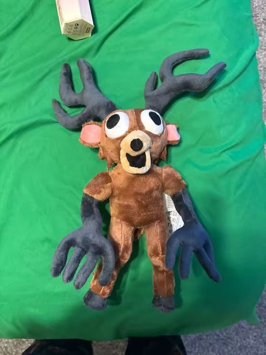 Олень з ігри Роблокс 99 ночей в лісі Roblox 99 nights in the f