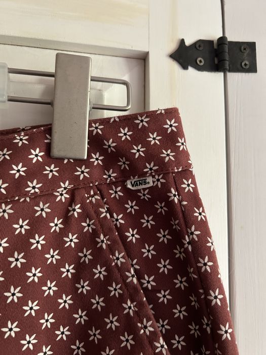 Vans spodnie chinosy w kwiatki 27