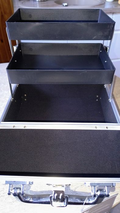 Kuferek na kosmetyki 25x17x17.5