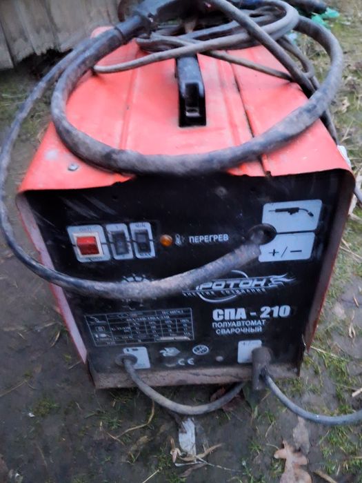 Зварювальний напів автомат