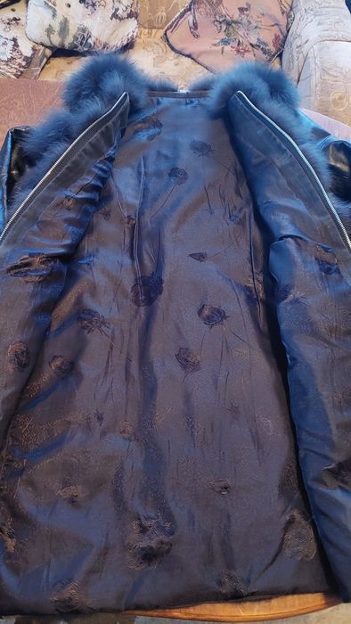 Продам натуральну безрукавку  з "Песця" Розмір 44-46