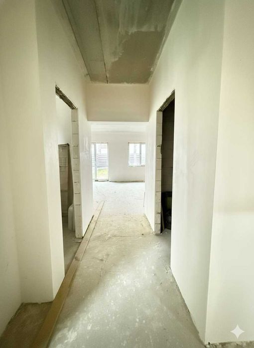 Таунхаус з каміном! КМ Лісове! Мінімальне оформлення!