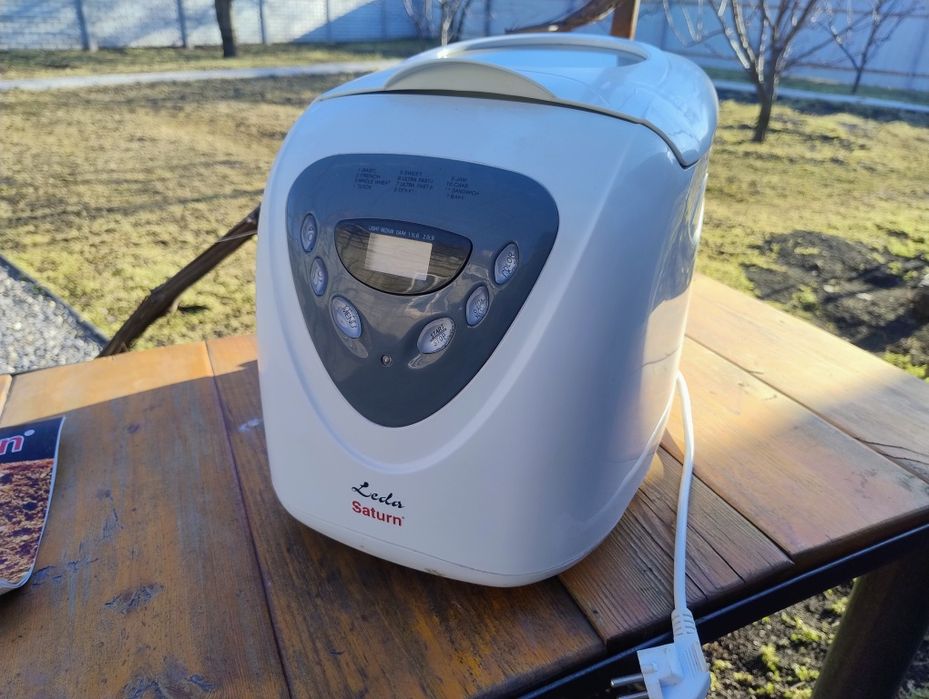 Хлебопечка Saturn