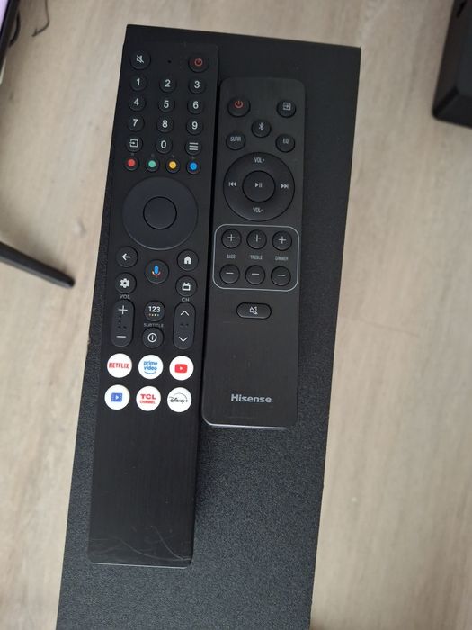 TV TCL 65" 4K + Soundbar Hisense — vendo junto ou separado