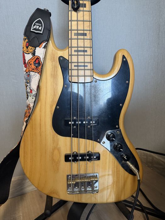Бас гітара Harley Benton JB-75 з комбопідсилювачем Ampeg BA-108 20w