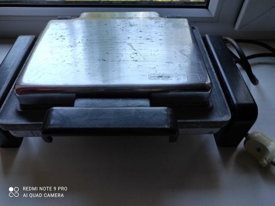 Вафельница,б/у, 900гр.