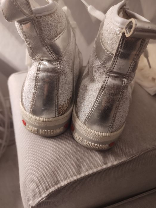 Adidasy love moschino