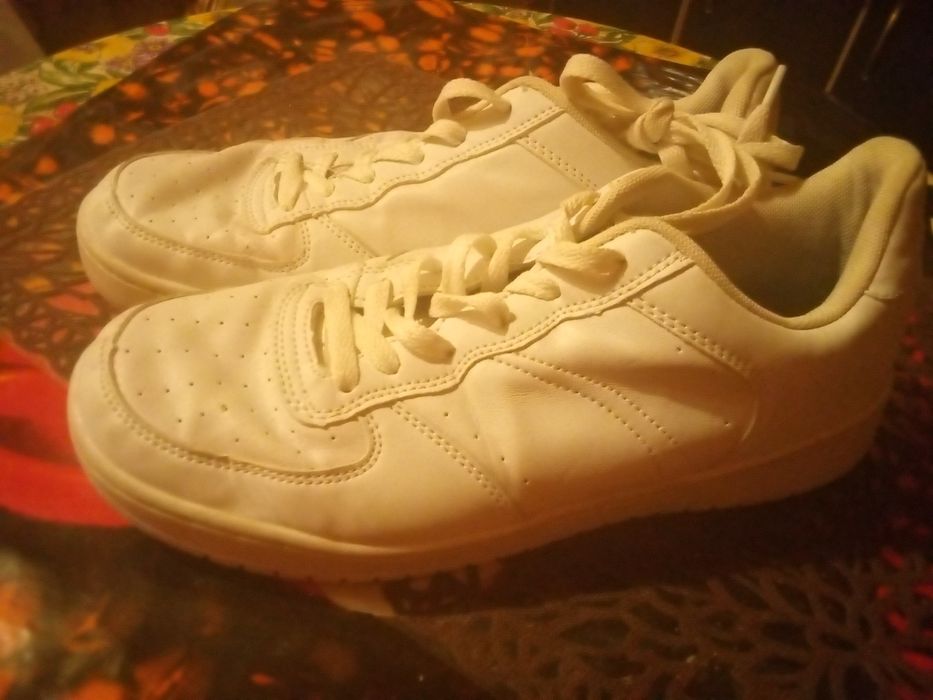 Продам чоловічі шльопанці 27 см ;     кросівки великого розміру 27;29;