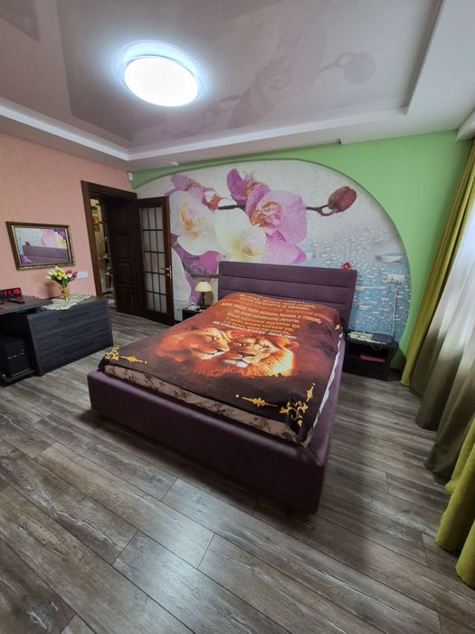 Продам  ідеальну 3х кімн ( 2 ПОВЕРХ ) квартиру по вул. Велика Набережна