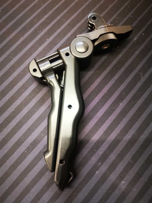 Pega de mão com suporte mesa câmara ação