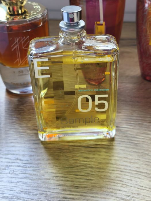 Escentric Molecules Escentric 05