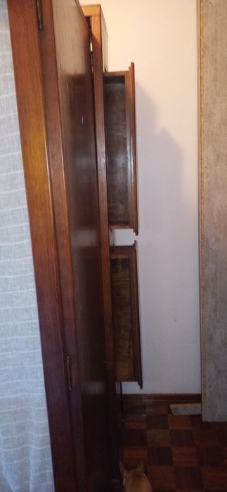 Cama em madeira maciça