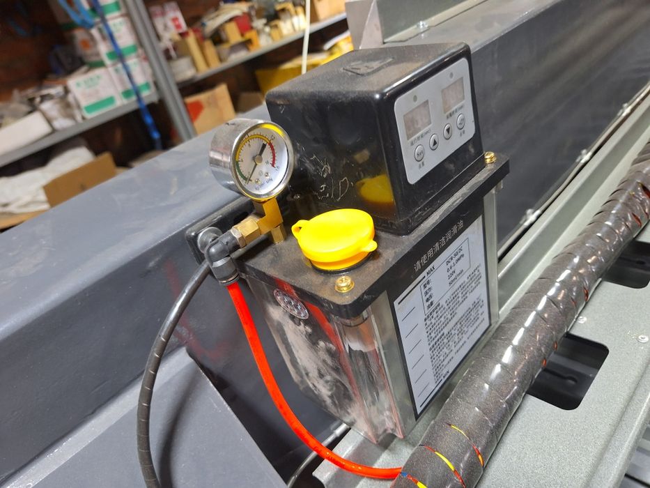 Станок по камню фрезерный. ЧПУ. 3 шпинделя 5.5квт