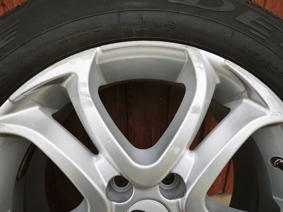 Koła z oponami zimowymi 215/65/17 i czujnikami KIA Sportage