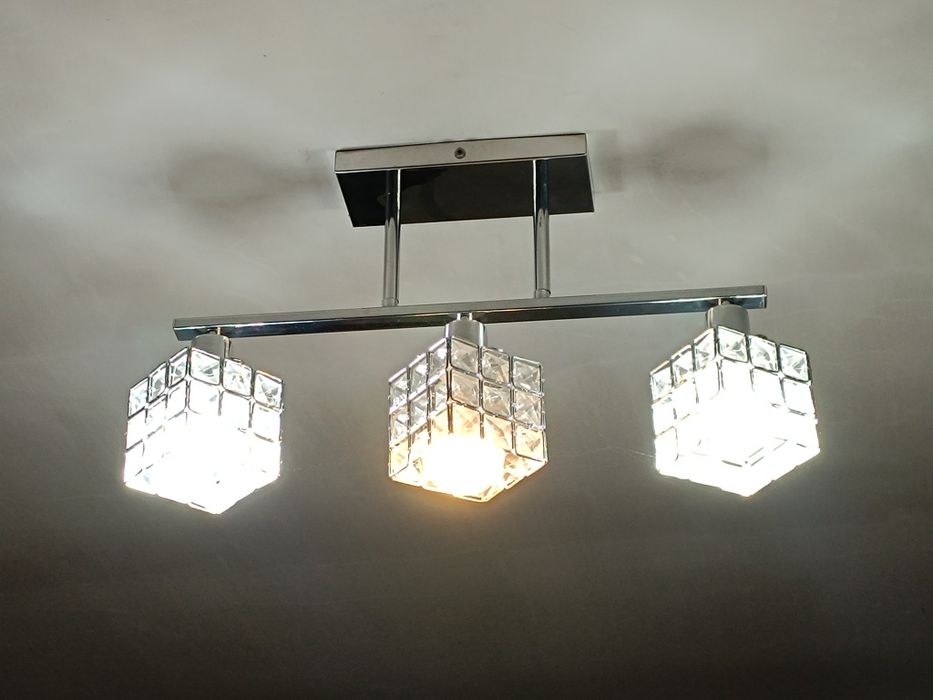 Vendo candeeiro de 3 lâmpadas