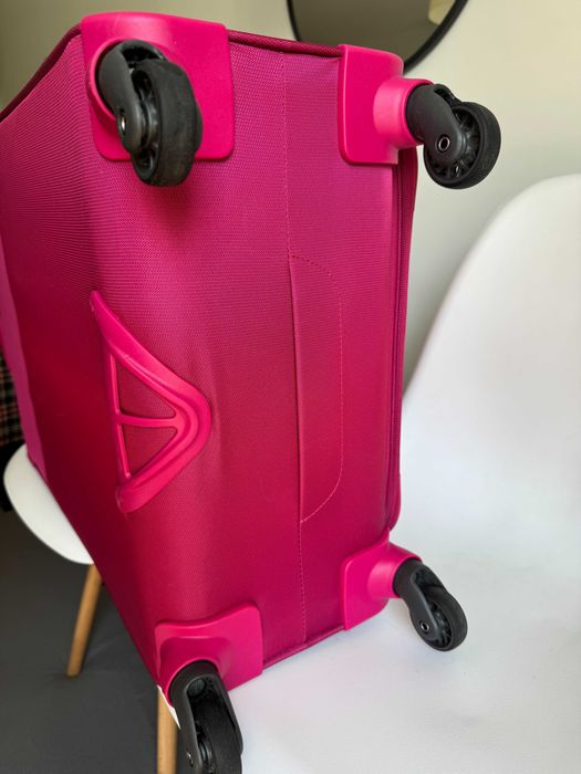 Duża różowa walizka Samsonite
