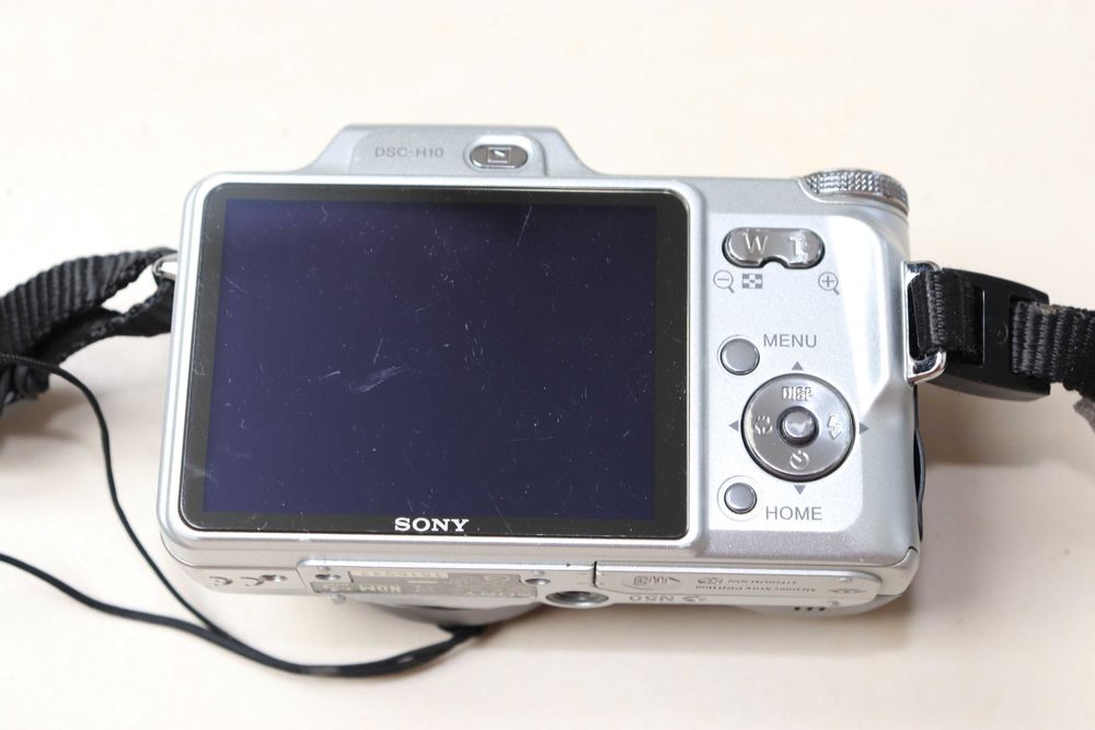 Aparat Sony Cyber-shot DSC-H10 nie wiem czy działa