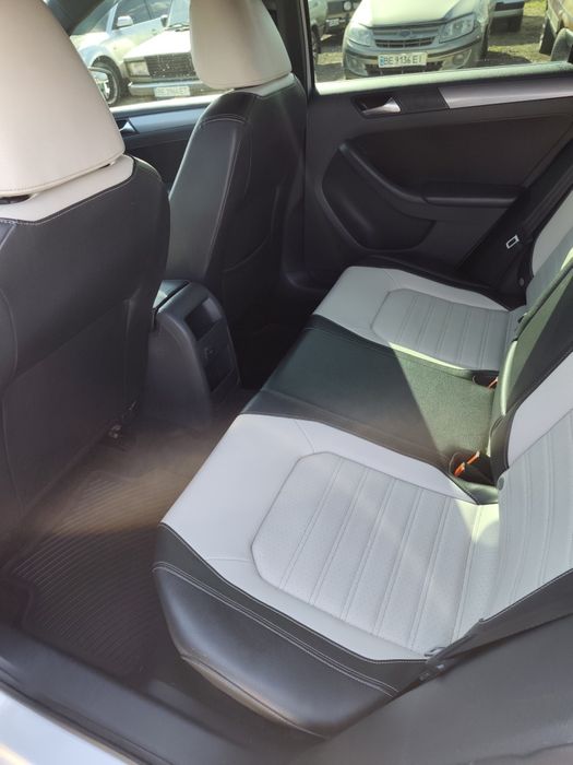 Jetta 2015року 1.8tsi