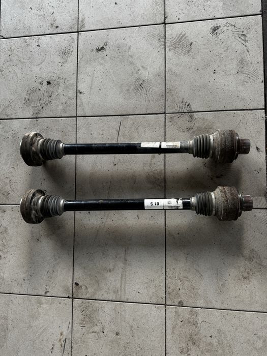 Audi Q7 4M піввісь полуось