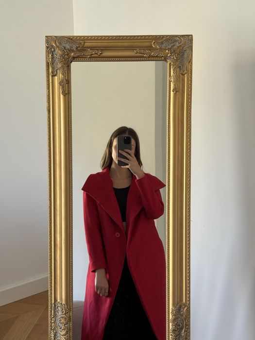 Czerwony płaszcz S 36 oversize luźny krój dwurzędowy z kołnierzem