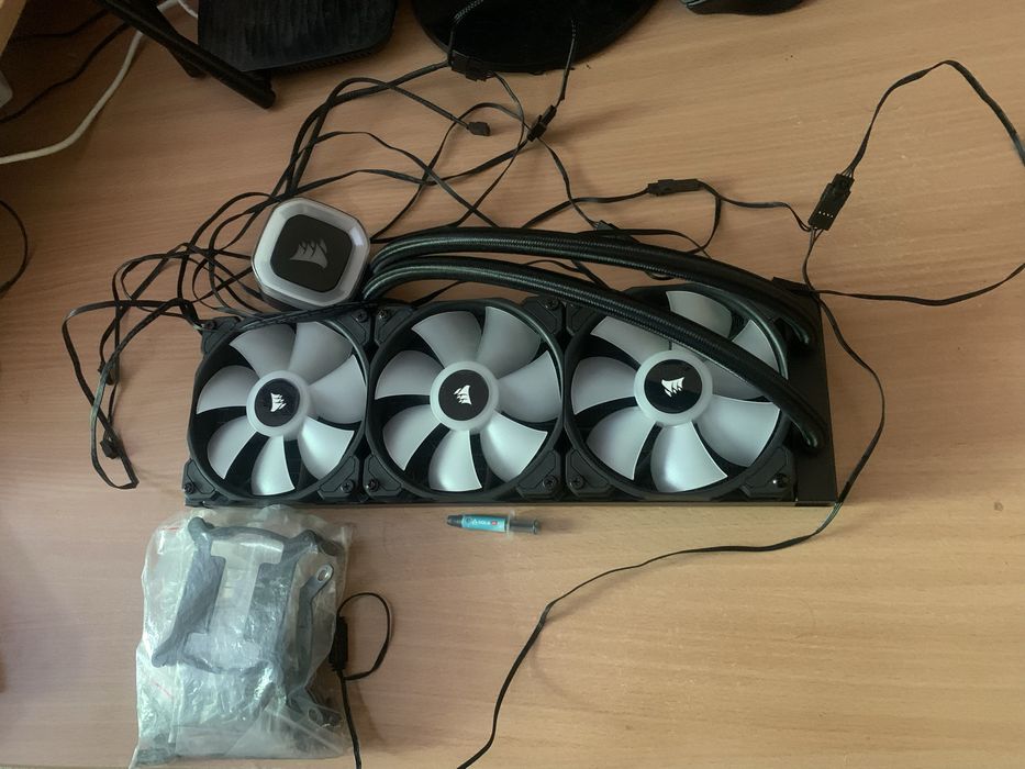 Система водяного охлаждения Corsair ICUE H150i