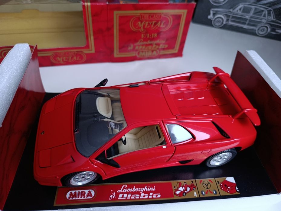 Модель 1.18 Lamborghini Diablo