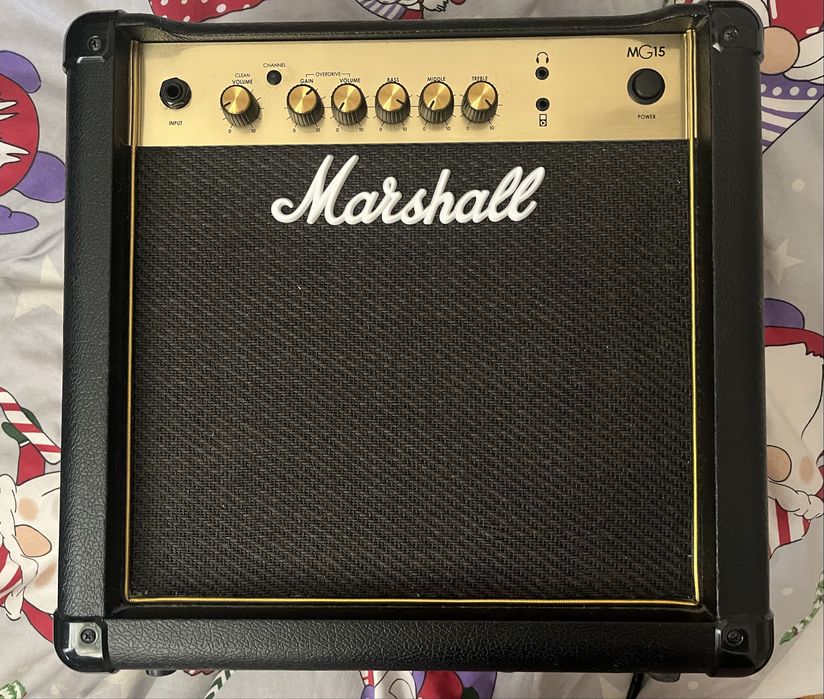 Комбоусилителт Marshall MG15CF