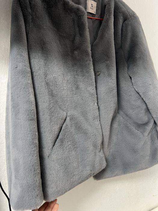 Продам сіру мʼяку шубку