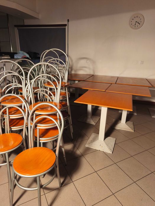 Mesas e cadeiras para café ou restaurante