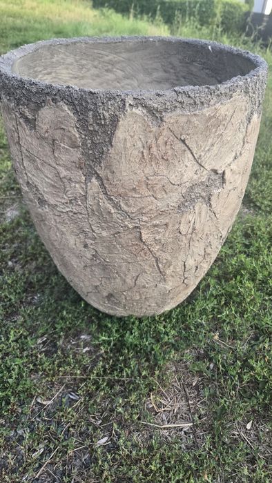 Bardzo duza donica